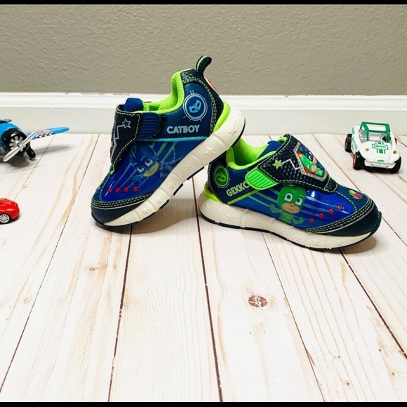 PJ Mask Light Up Sneakers 👟 and Slipper Bundle - Picture 9 of 9